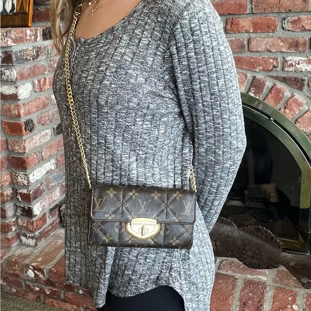 LOUIS VUITTON QUILTED SARAH WALLET
